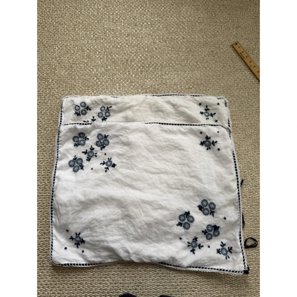 Vintage Lauren Ralph Lauren White Blue Floral Trim Embroidered Pillow Cases Sham
